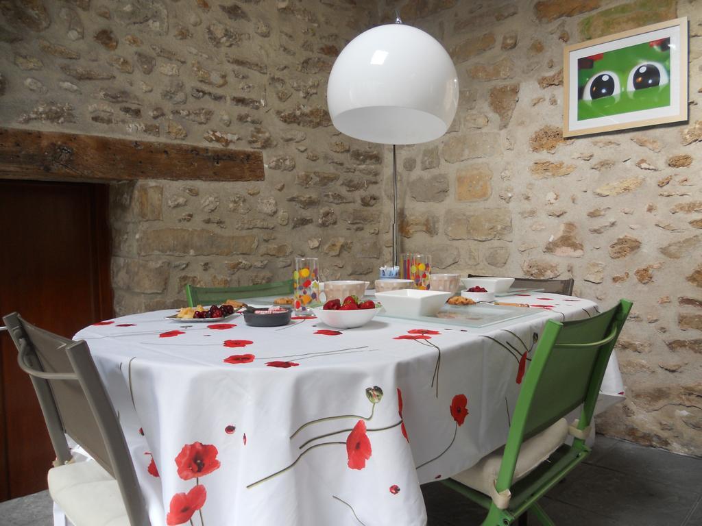 Bed and Breakfast Le Nid D'Hirondelles Perthes-en-Gatinais Exterior foto