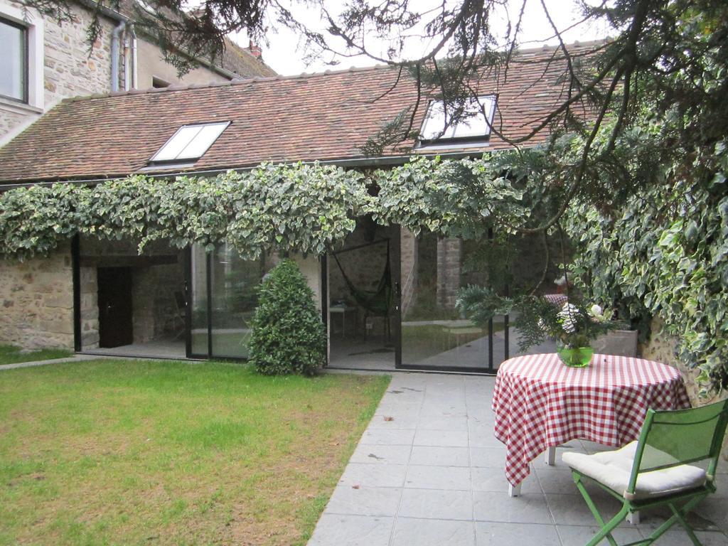 Bed and Breakfast Le Nid D'Hirondelles Perthes-en-Gatinais Exterior foto
